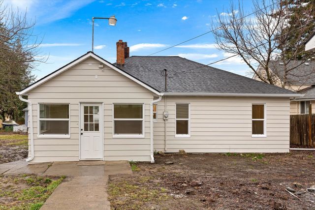 320 S Crosby St, Tekoa, WA 99033