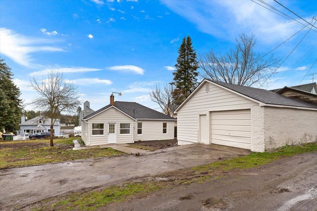 320 S Crosby St, Tekoa, WA 99033