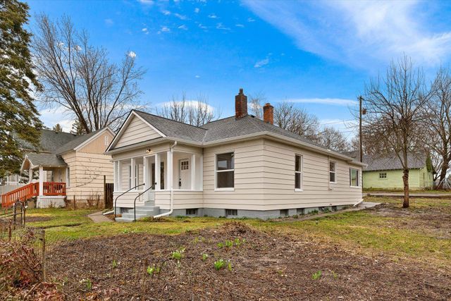 320 S Crosby St, Tekoa, WA 99033