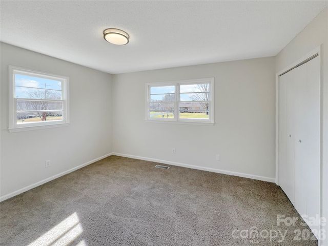 138 Victoria Drive, Statesville, NC 28625