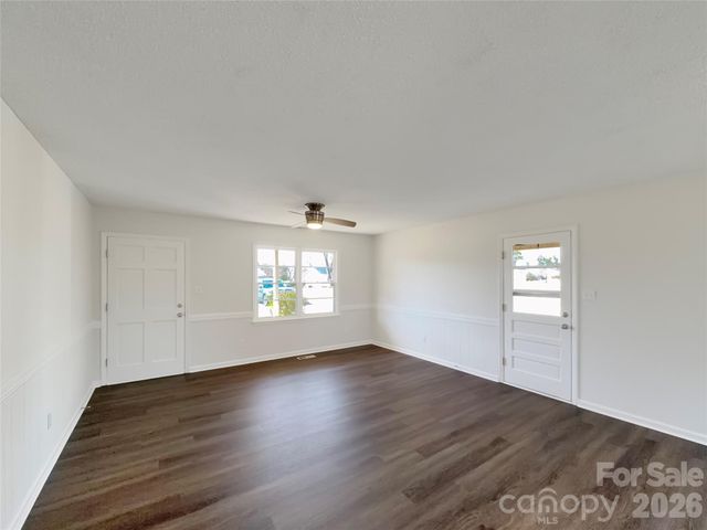 138 Victoria Drive, Statesville, NC 28625