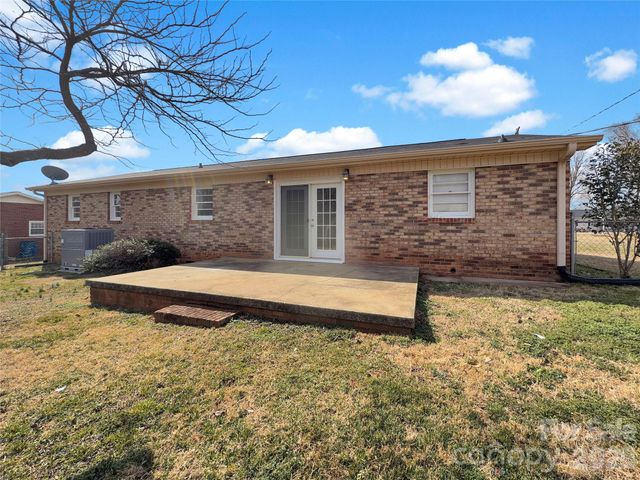 138 Victoria Drive, Statesville, NC 28625