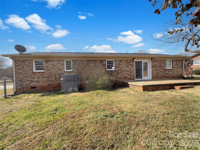 138 Victoria Drive, Statesville, NC 28625