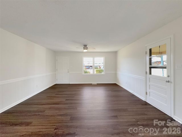 138 Victoria Drive, Statesville, NC 28625