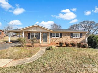 138 Victoria Drive, Statesville, NC 28625