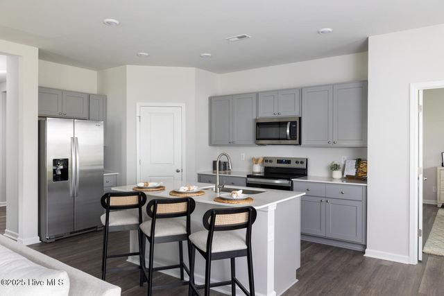 102 Maymont Street NW, Supply, NC 28462