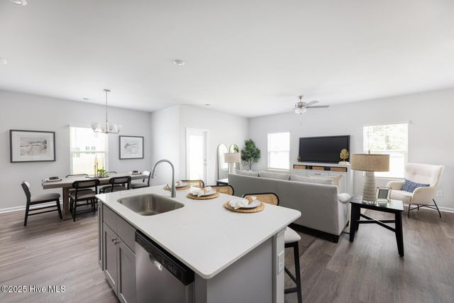 102 Maymont Street NW, Supply, NC 28462