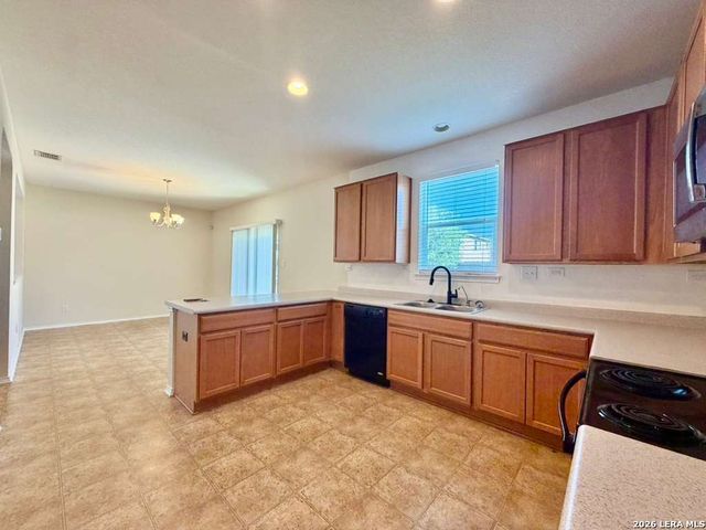 9927 Tampke Falls, San Antonio, TX 78245