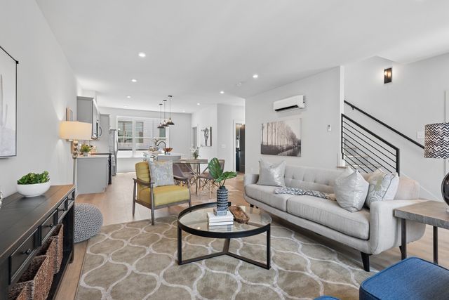 344 East Village Ln, Nashville, TN 37216