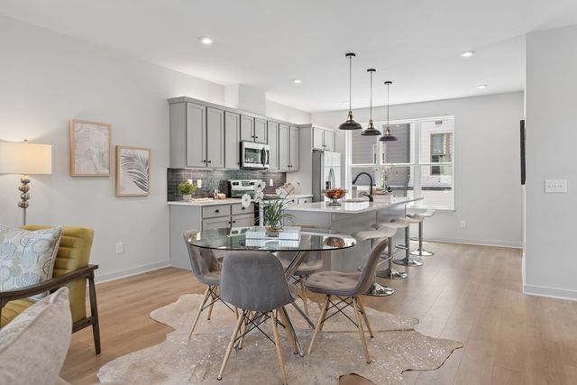 344 East Village Ln, Nashville, TN 37216