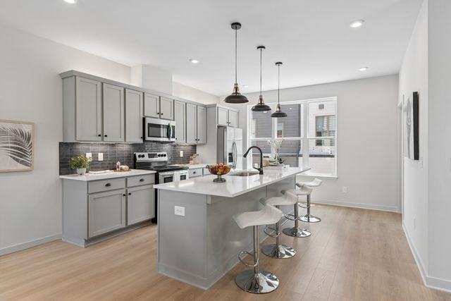 344 East Village Ln, Nashville, TN 37216