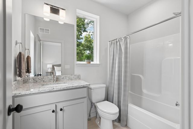 344 East Village Ln, Nashville, TN 37216