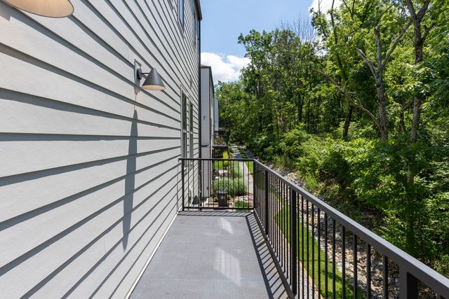 344 East Village Ln, Nashville, TN 37216