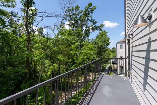 344 East Village Ln, Nashville, TN 37216