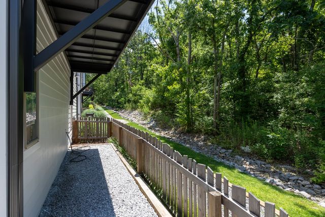 344 East Village Ln, Nashville, TN 37216