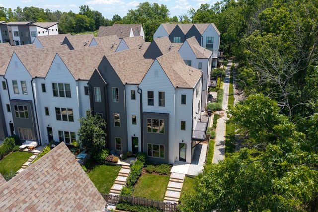 344 East Village Ln, Nashville, TN 37216