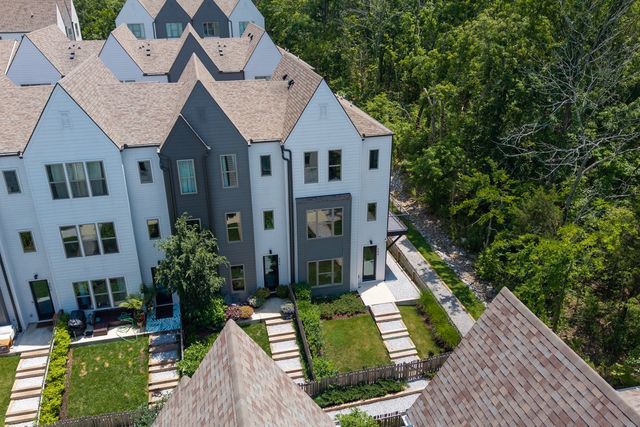 344 East Village Ln, Nashville, TN 37216