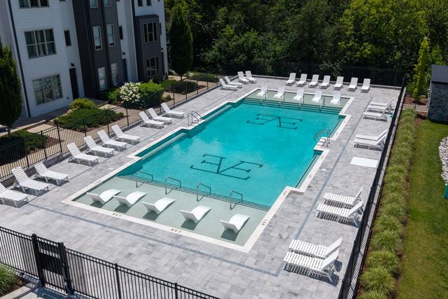 344 East Village Ln, Nashville, TN 37216