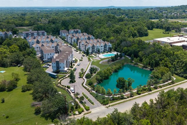 344 East Village Ln, Nashville, TN 37216
