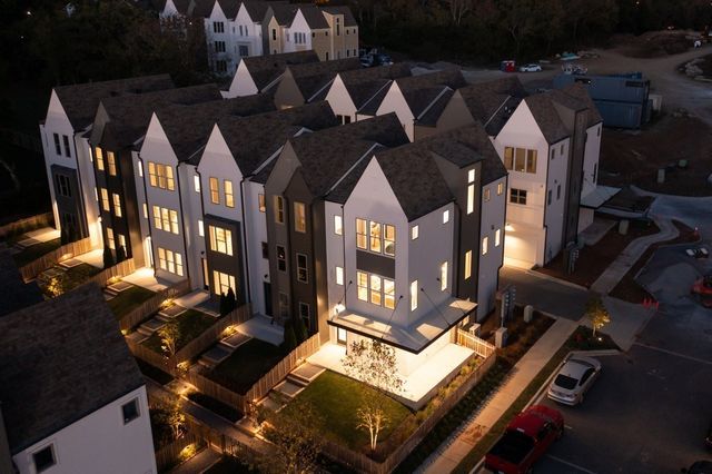 344 East Village Ln, Nashville, TN 37216