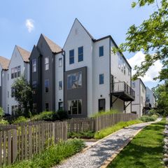 344 East Village Ln, Nashville, TN 37216