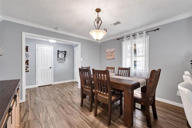 4902 Green Willow Lane, Dickinson, TX 77539