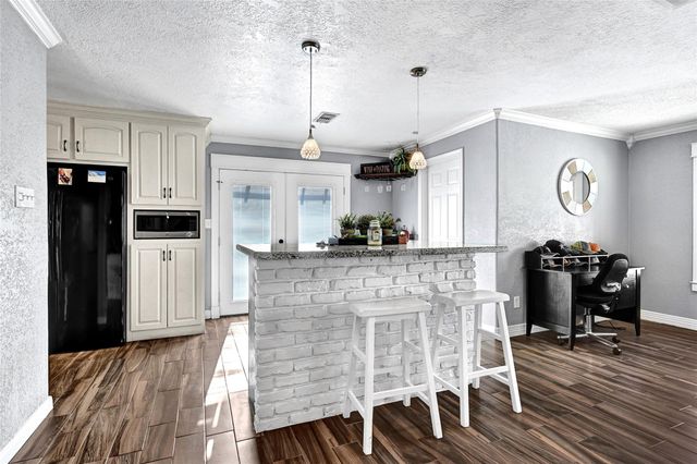 4902 Green Willow Lane, Dickinson, TX 77539