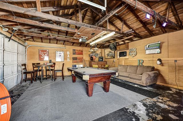 4902 Green Willow Lane, Dickinson, TX 77539