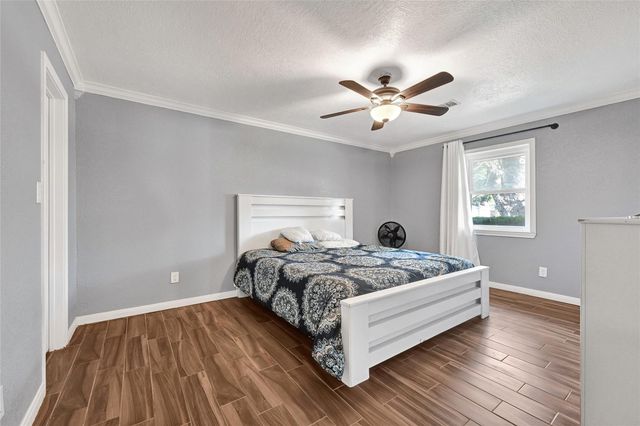 4902 Green Willow Lane, Dickinson, TX 77539