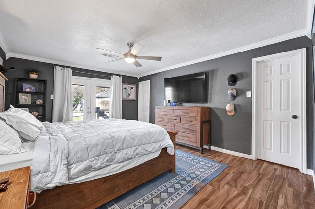 4902 Green Willow Lane, Dickinson, TX 77539