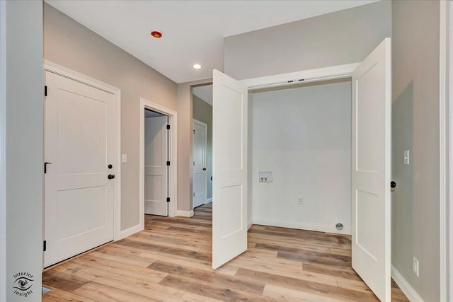 1175 S Farmstone Drive, Diamond, IL 60416