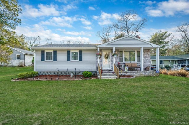 134 Park Lane, Middle Island, NY 11953