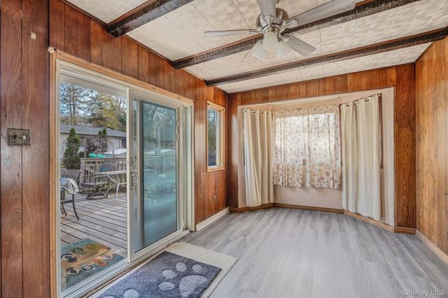 134 Park Lane, Middle Island, NY 11953