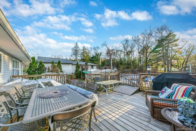 134 Park Lane, Middle Island, NY 11953