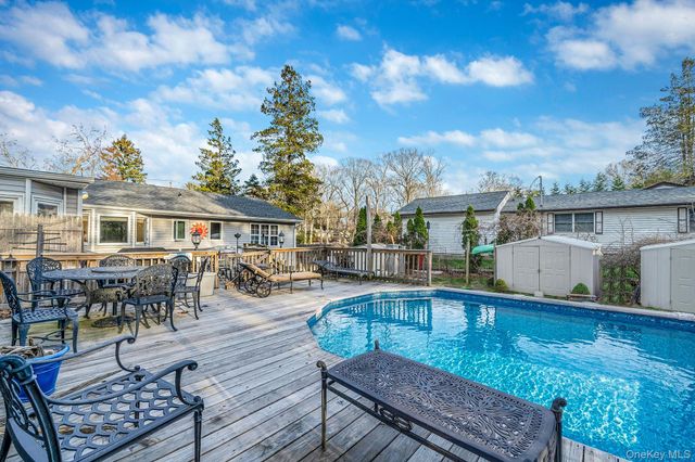 134 Park Lane, Middle Island, NY 11953