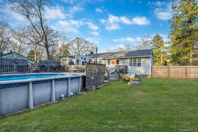 134 Park Lane, Middle Island, NY 11953