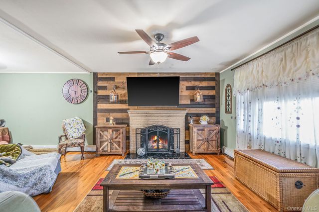 134 Park Lane, Middle Island, NY 11953