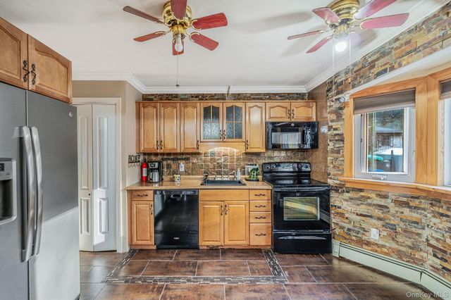 134 Park Lane, Middle Island, NY 11953