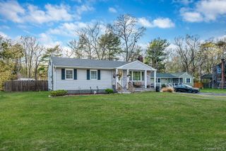 134 Park Lane, Middle Island, NY 11953