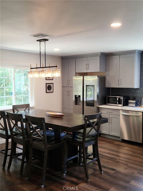 Image 10 of property listing at 25935 Ranger, Twin Peaks, CA 92391