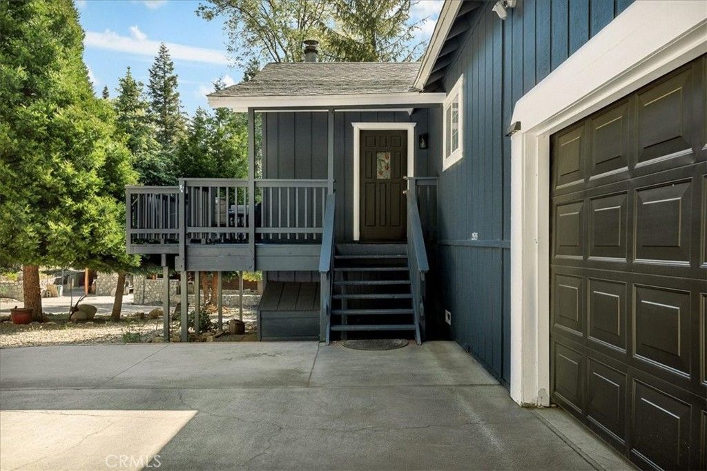 Image 2 of property listing at 25935 Ranger, Twin Peaks, CA 92391