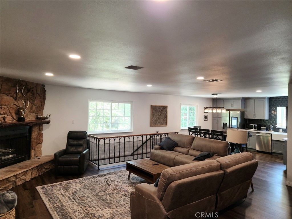 Image 7 of property listing at 25935 Ranger, Twin Peaks, CA 92391