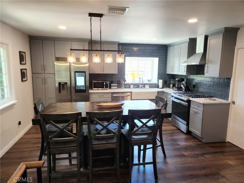 Image 9 of property listing at 25935 Ranger, Twin Peaks, CA 92391