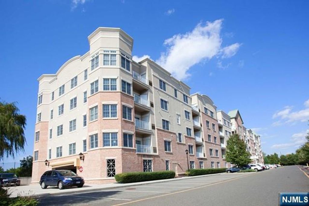 1210 Windsor Park Court 25, Englewood, NJ 07631