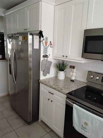 10433 Sunrise Lakes Blvd 408, Sunrise, FL 33322