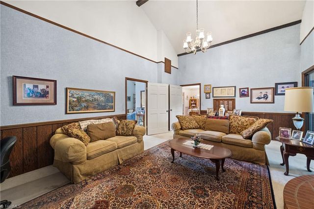 421 Flyntvalley Drive, Winston-salem, NC 27104