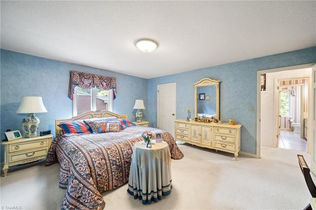 421 Flyntvalley Drive, Winston-salem, NC 27104