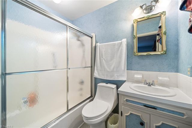 421 Flyntvalley Drive, Winston-salem, NC 27104