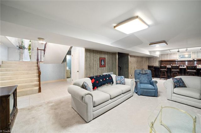 421 Flyntvalley Drive, Winston-salem, NC 27104