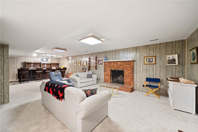 421 Flyntvalley Drive, Winston-salem, NC 27104